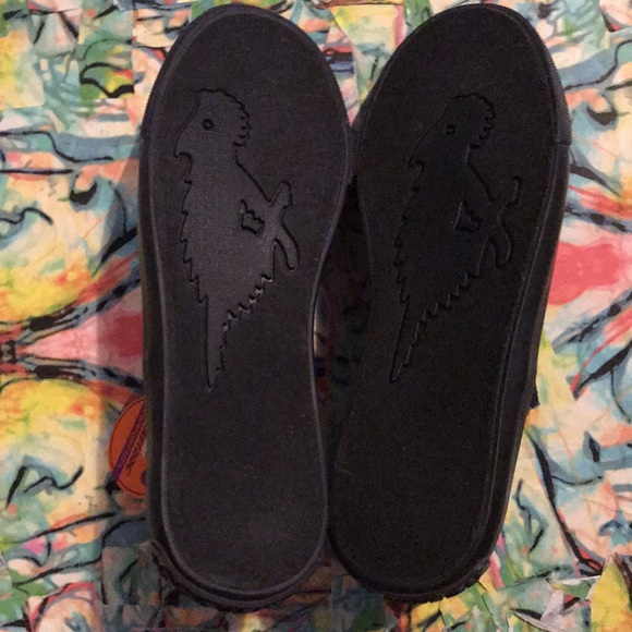 Awesome Abstract Flats! - Picture 2 of 4